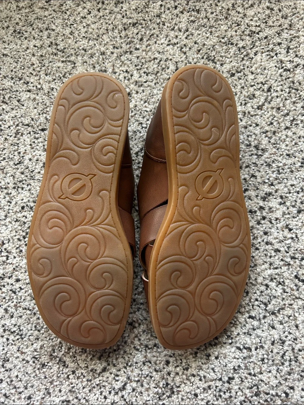 b.o.c. Women's Brown Leather Crisscross Slide Sandals - Picture 3 of 4